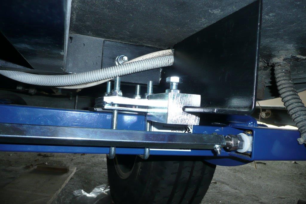 Platine droite découpée