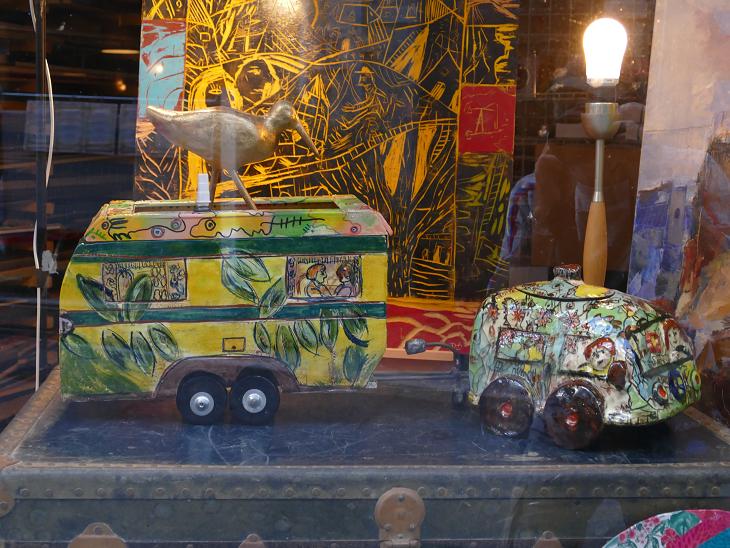 pour les collectionneurs. En céramique.Prix: 950 seulement!!