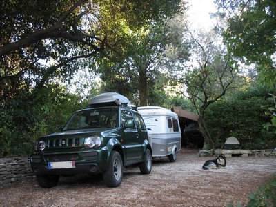 haskan attendant le départ.JPG