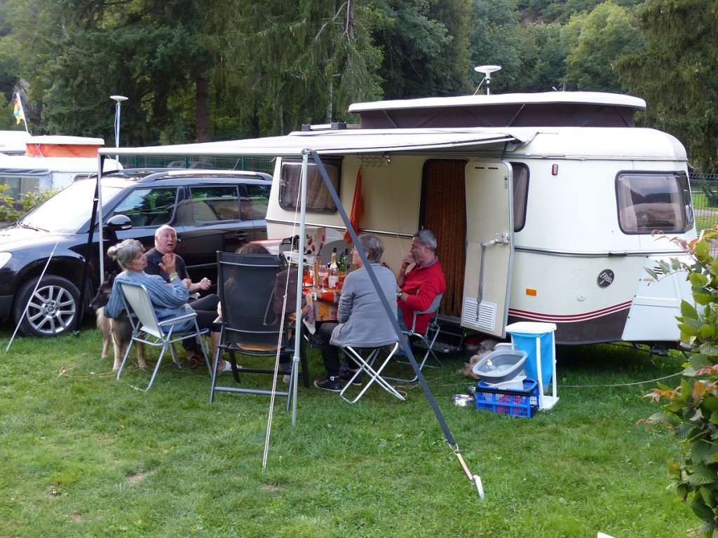 camping sous roche,avallon (6) - Copie.JPG