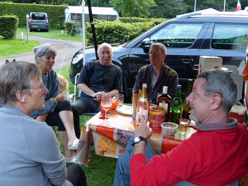 camping sous roche,avallon (2) - Copie.JPG