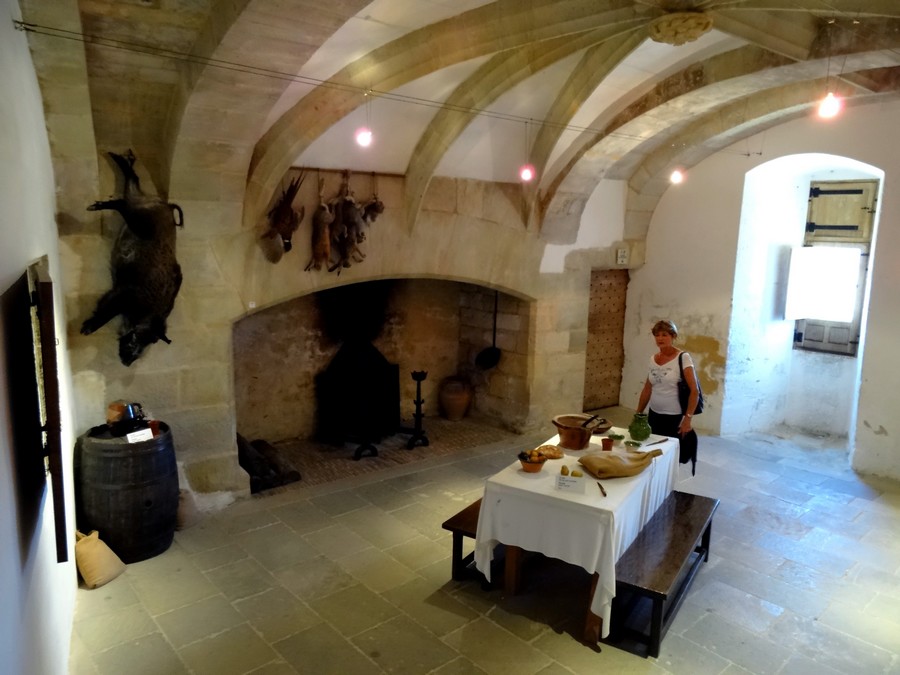 CASTELNAUD cuisine du chateau.JPG