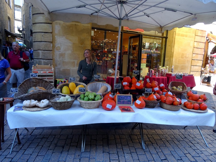 SARLAT belle collection de cucurbitassés.JPG