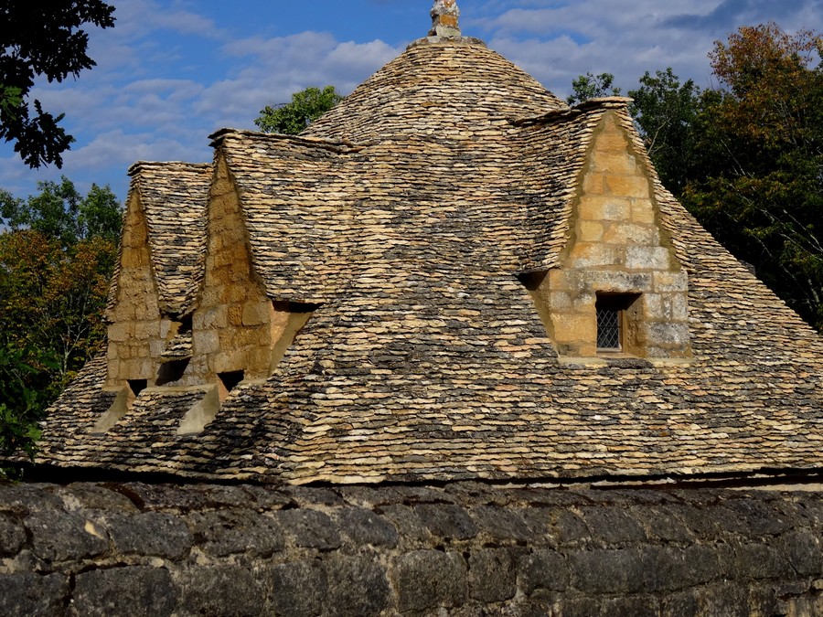 Un beau toit de lauzes.JPG