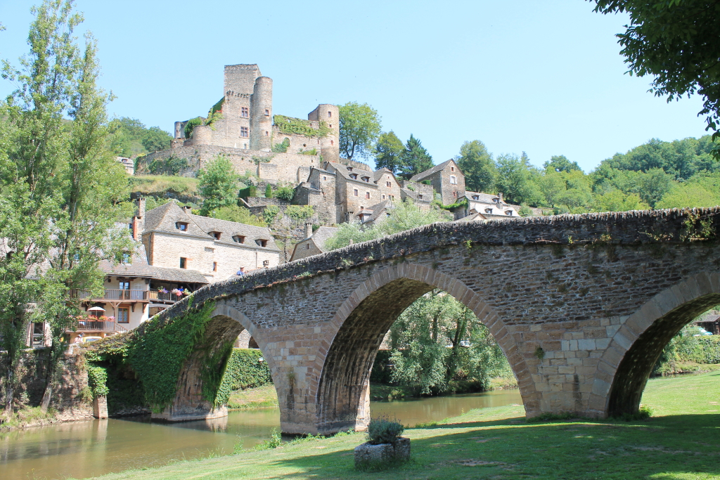 IMG_3724 village de Belcastel.JPG