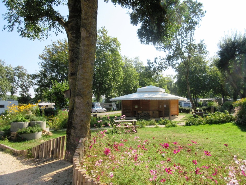 le camping de l'ile verte à Montsorault.JPG