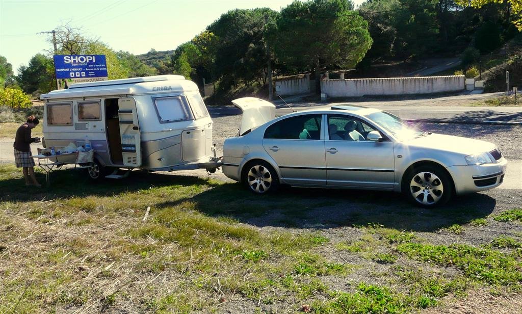 voiture+caravane 1 (Large).JPG