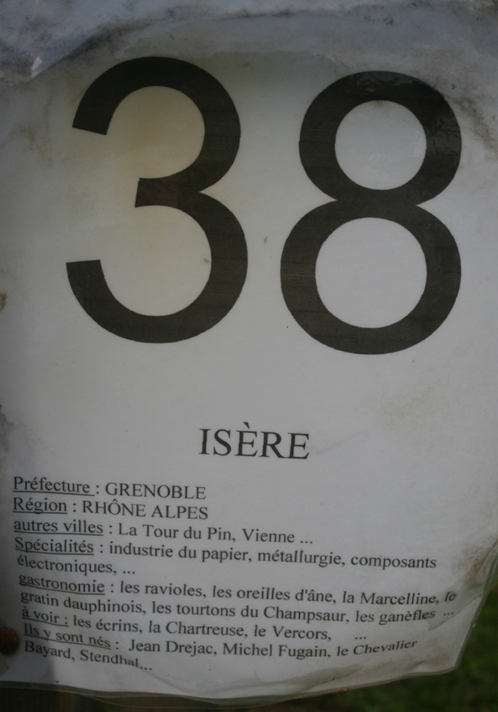 Des N° d'emplacements très originaux, le notre l'Isère.