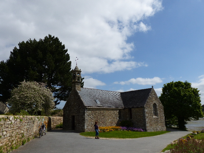 st philibert la chapelle un lieu superbe<br /> l interieur un ecrin et les exterieurs <br />tout autant