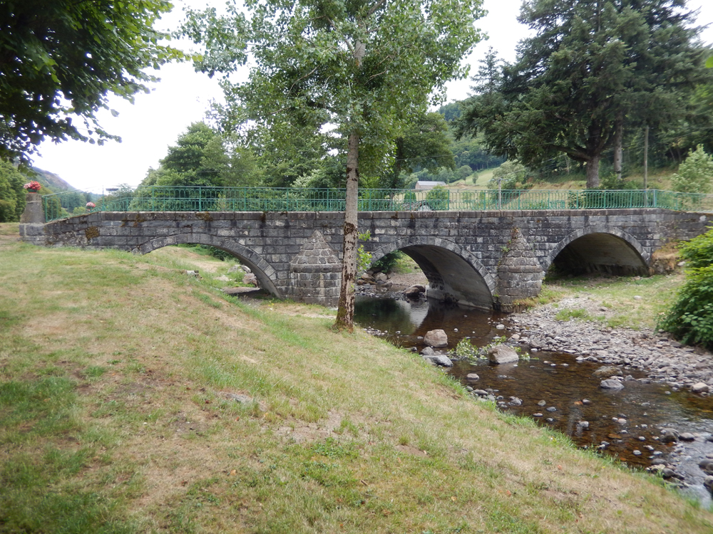 Derrière le camping