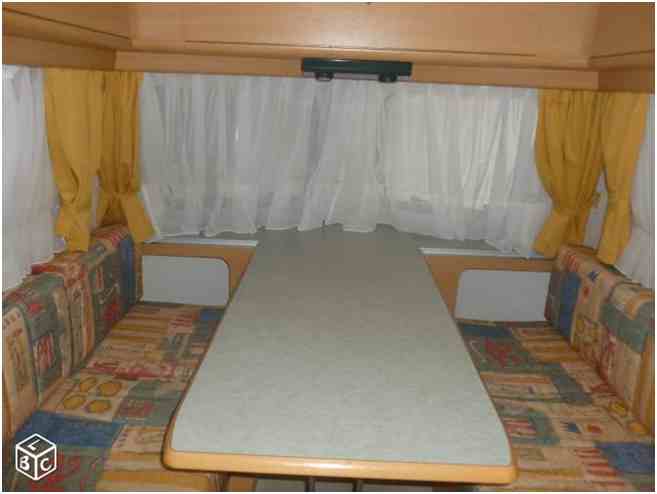 intérieure Super Puck modèle coffre gaz inégré ayant 4 dossiers et 4 assises .jpg