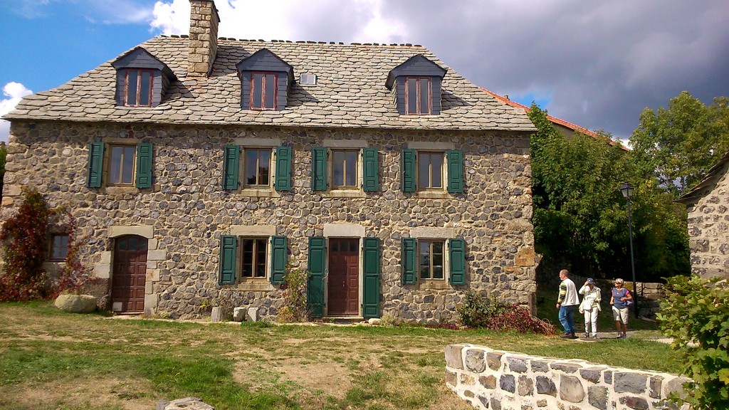 Pas de goudron devant cette demeure de <br />saint Eulalie.