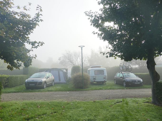 dans la brume matinale