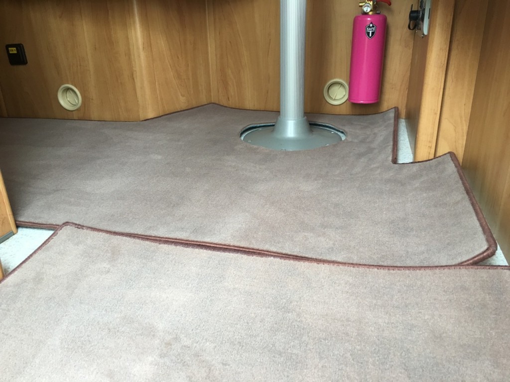 IMG_1621.jpg (307.18 Kio) Vu 46969 fois Moquette