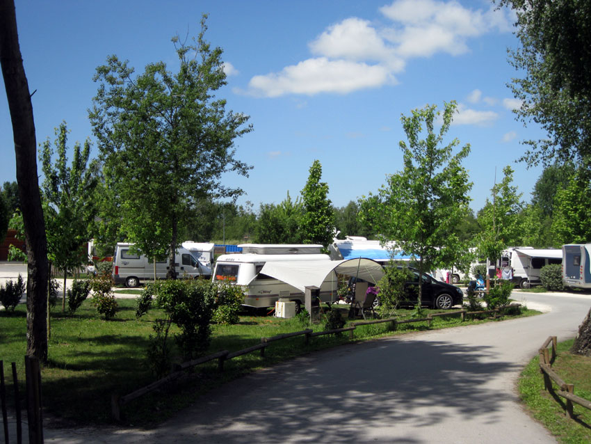 09-Camping-Village-de-Lac-B.jpg