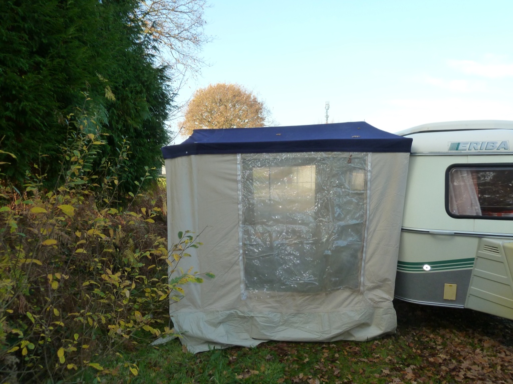 Eriba avant cote auvent.JPG