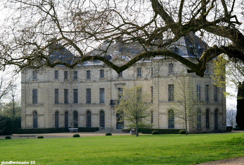 chateau de montgobert_d.JPG