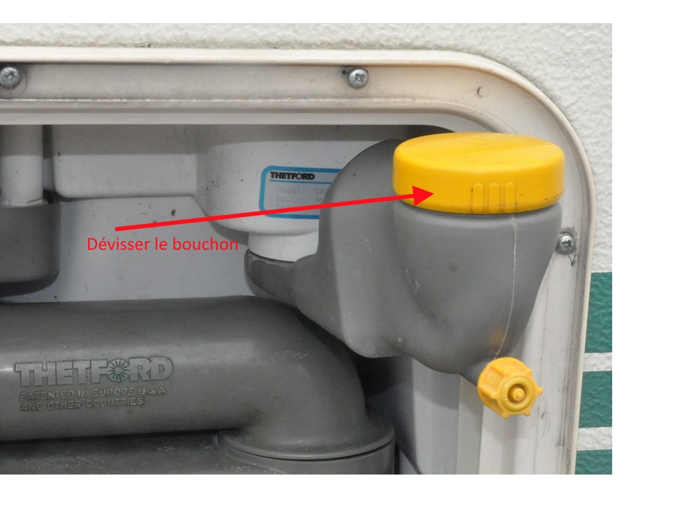 Remplissage réserve chasse d'eau (1).JPG