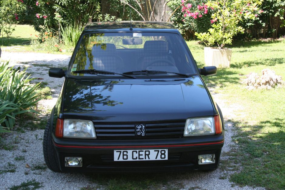 Un de mes jouets... 167 CV, 740 kg... un Karting...