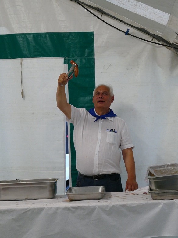 qui veut la saucisse!!