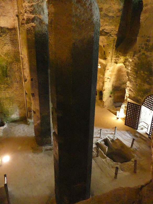 P1080002&.jpg