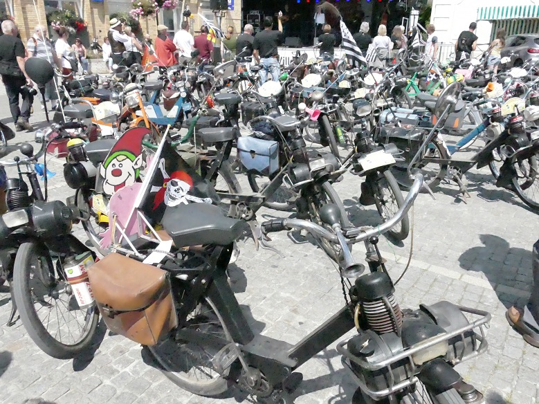 Marquise Rétro festival des autos  etc