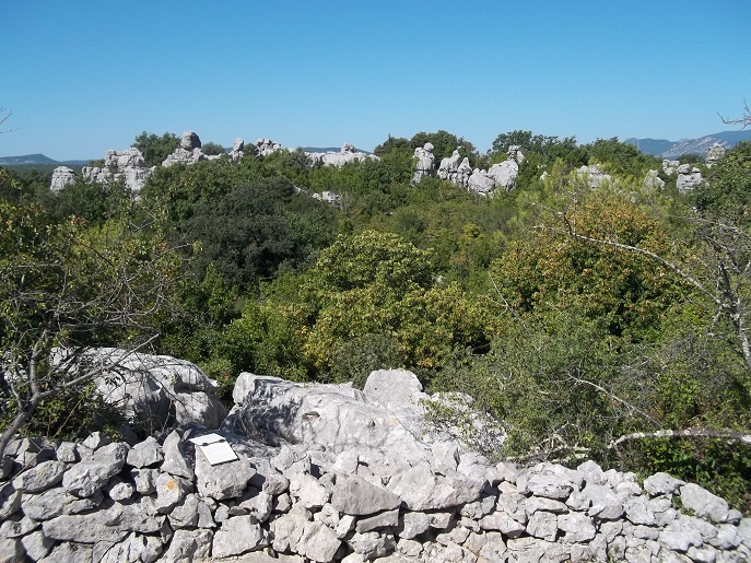Mer des rochers à Sauve