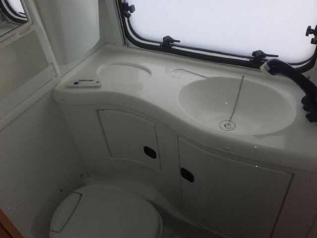 y a meme le pipi room