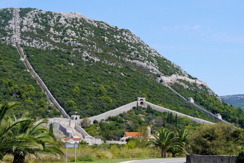 sur la route remparts les plus grands d'Europe.jpg