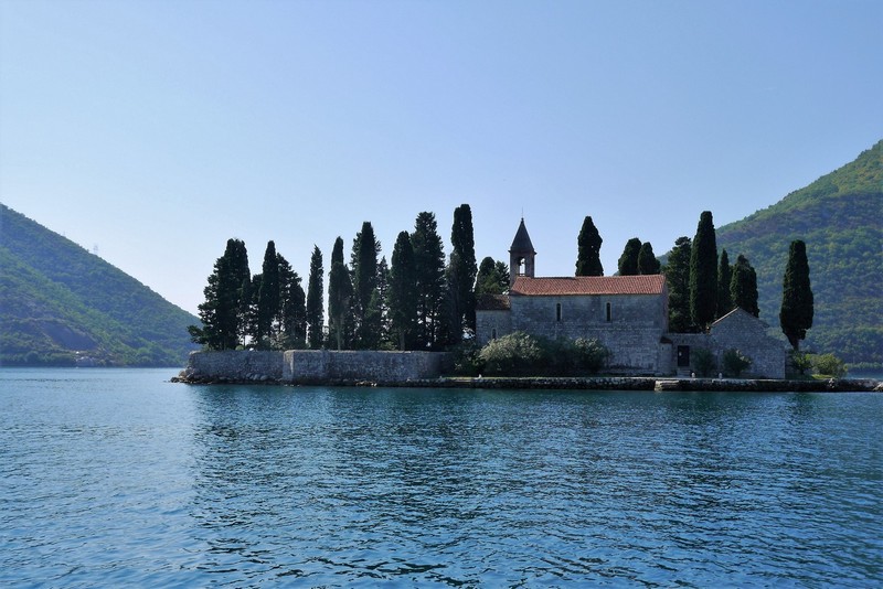 Ilot face à Pérast.jpg