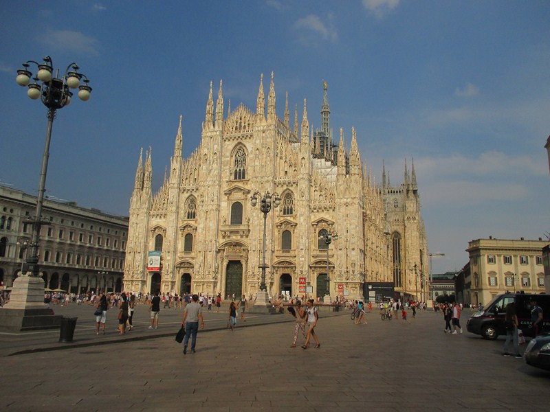 17 le duomo Milan.JPG
