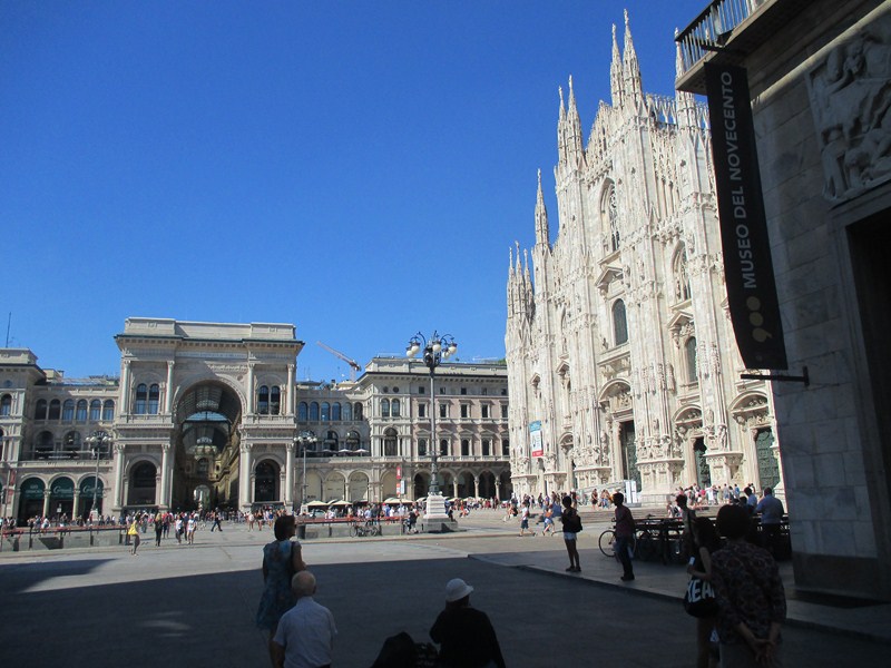 18 Milan + entrée galerie.JPG