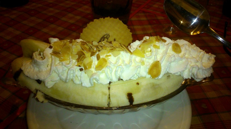 Et Une banana split. Une ! !