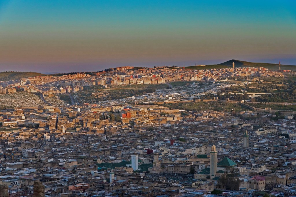 Vue panoramique de Fès des tombeaux mérinides
