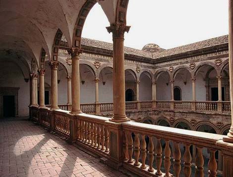 Castillo-palacio de La Calahorra. Interior