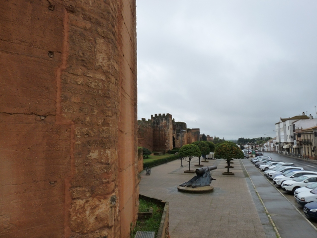 Muralla musulmana andalusi de Niebla.JPG