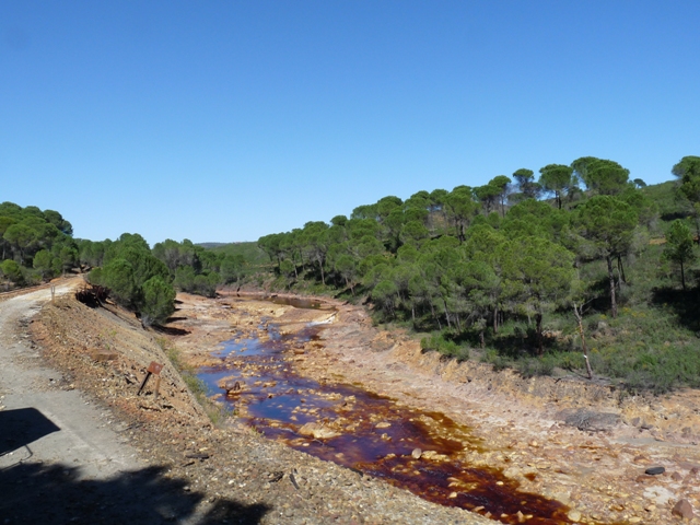 Rio Tinto, sus aguas tienen un PH entre 2,2 y 2,3 de acidez..JPG