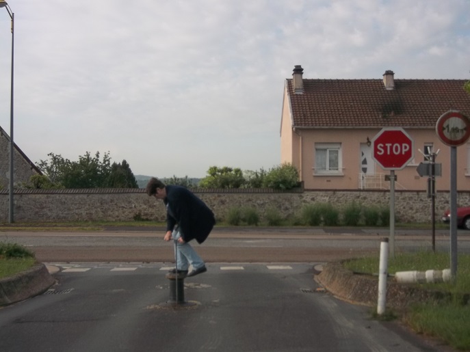 Sur le retour à Montmirail , original l'accès au camping !!