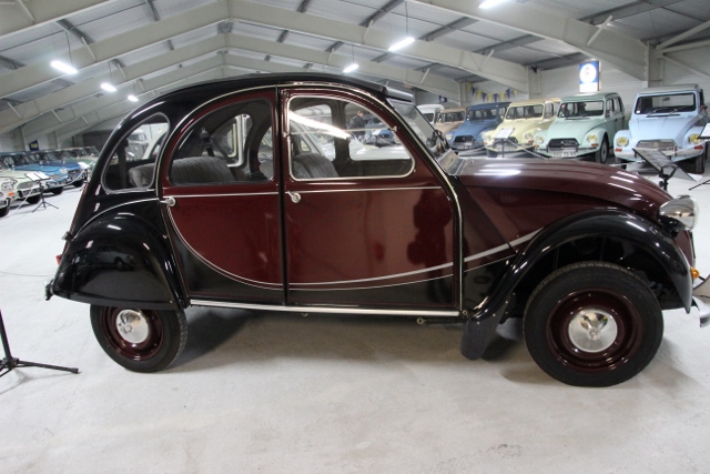 2cv charleston <br />désolé marcel on appris les légendes en photo mais impossible de les mettre car si on les réduits elles sont illisible