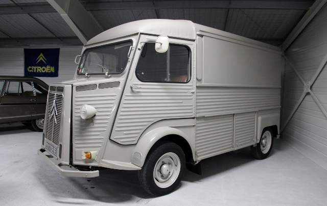 le premier véhicule que j’ai conduit dans ma vie professionnel le fameux tube