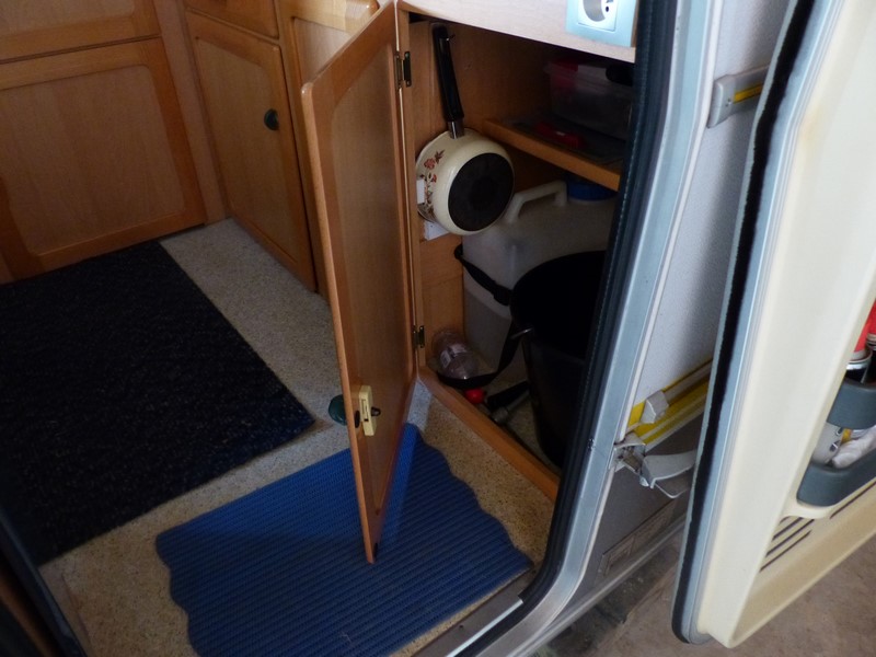 le placard ouvert  un regal