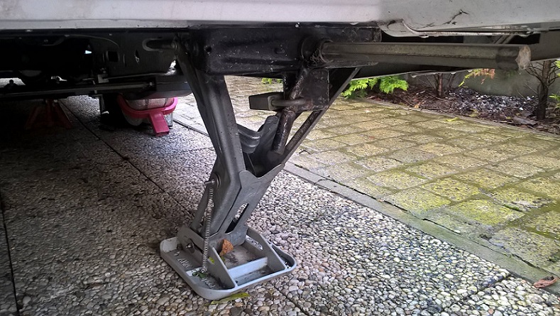 anti vol à oeillet&.jpg