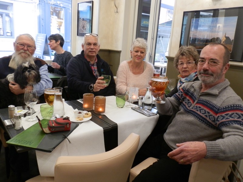 Une belle brochette de "goinfres" ......