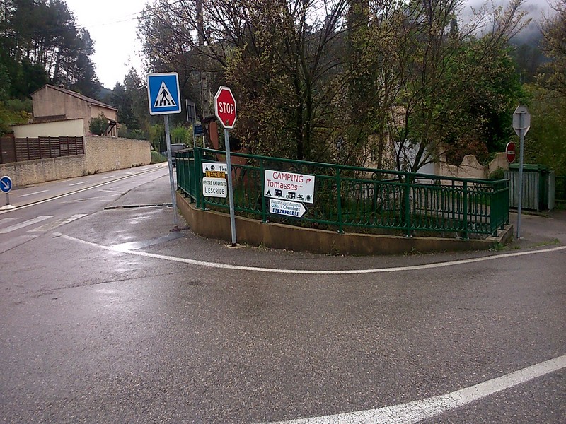 Camping "Les Tomasses" Celui-ci n'est pas Naturiste ! ! !