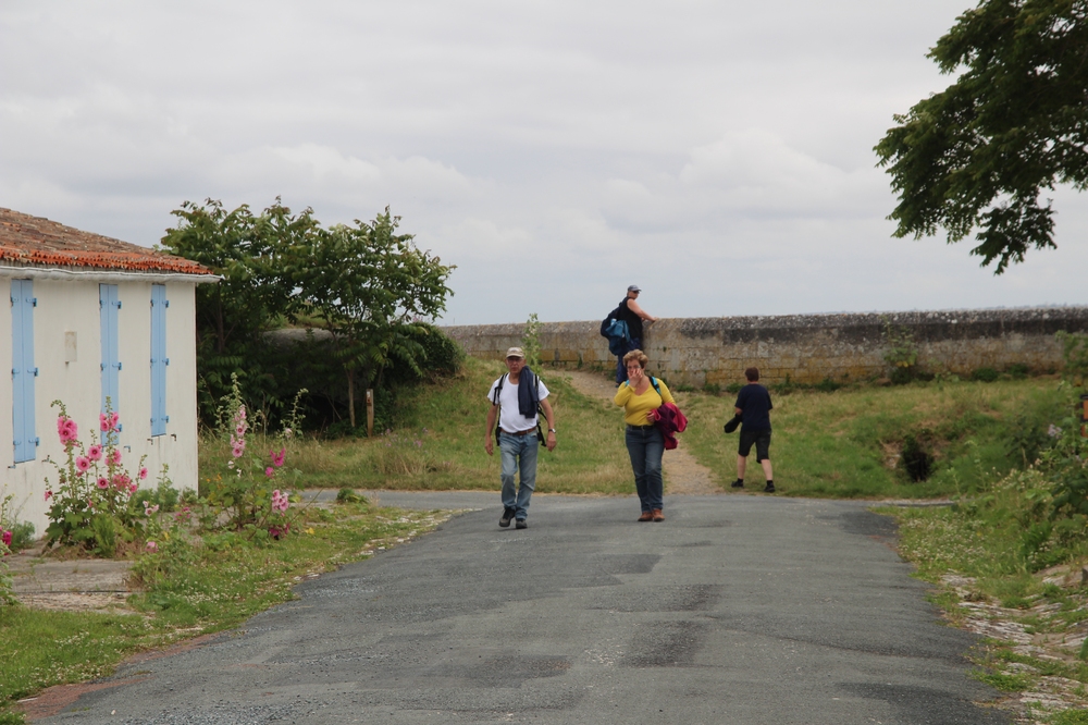 Des touristes sur l'île.