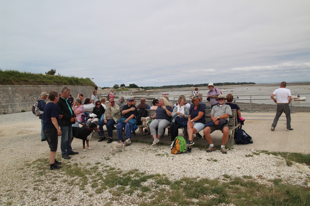 En attendant le bateau pour le retour.