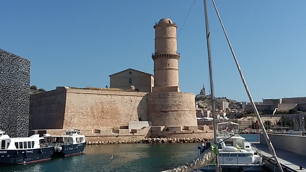 Fort St Jean et la tour du Roi René
