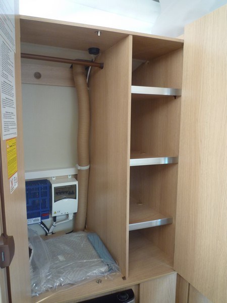 17 B 530 ARMOIRE (1).jpg