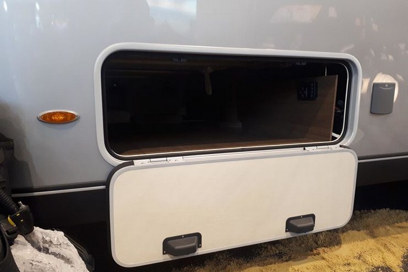 12 Eriba-Touring-820-2019--fotoshowBig-94becd24-1229006.jpg