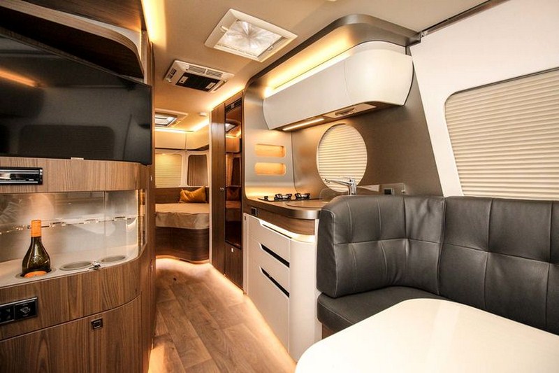 18 Touring-820-fotoshowBig-3cfa36c9-1216540.jpg